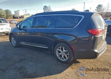 2017 Chrysler Pacifica Touring L z USA, uszkodzony, nr VIN 2C4RC1BG6HR668157
